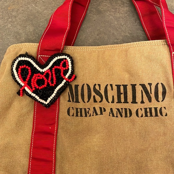 Vintage beaded Love Moschino Cheap & Chic tan and red canvas handbag tote purse - Picture 3 of 17
